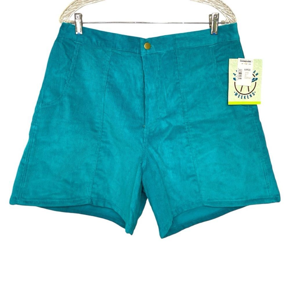 Vintage dead stock American Weekend green short corduroy size L